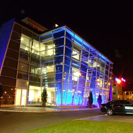 Hotel Metropolitan By Belgrade Arena エクステリア 写真